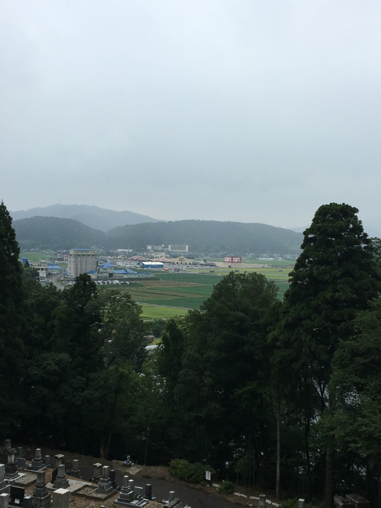 総墓から下一光方面を望む。